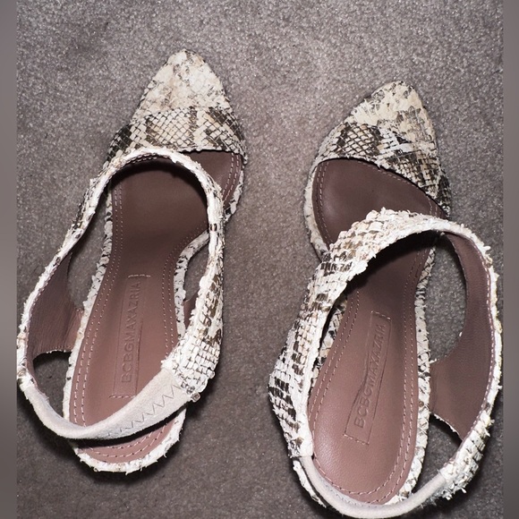 Snake skin looking heels by BCBG Max Azria - Picture 4 of 5